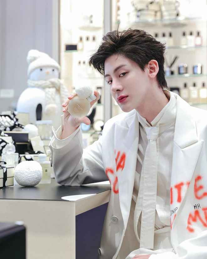 Wongsathorn vẫn đi du lịch nhiều nơi