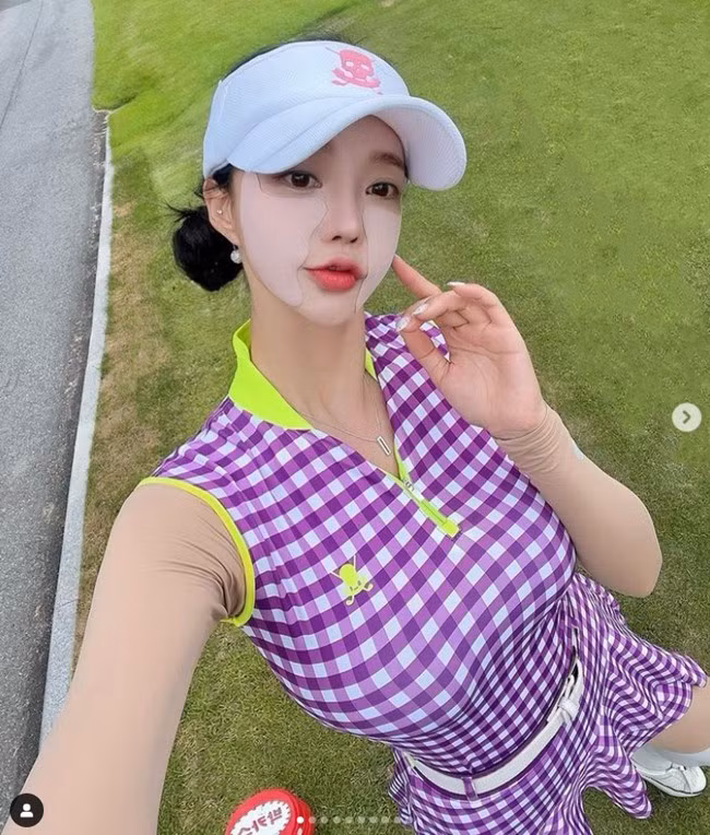 Tuy nhiên, người đẹp thuộc cung hoàng đạo Cự Giải trông trẻ trung như mới chỉ ngoài 20 tuổi. Bí quyết của Choi In Hye là dưỡng da bất kể ngày đêm.