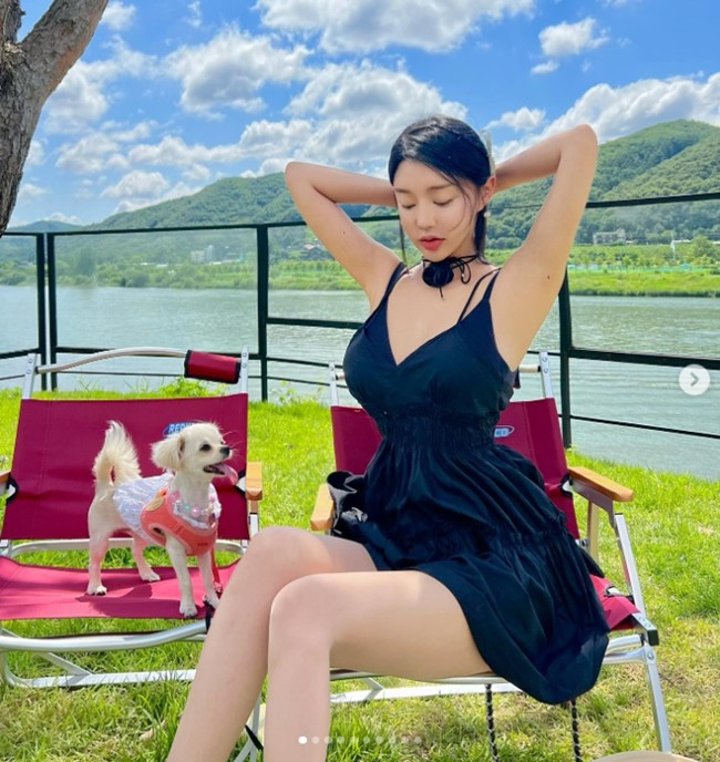 Ngoài golf, người đẹp 9x cũng có sở thích với một bộ môn đắt đỏ khác, đó là Pilates. Tại Hàn Quốc, chi phí cho mỗi gói tập Pilates có thể lên tới hàng trăm triệu đồng mỗi năm, bù lại kết quả “gọt” dáng cực kỳ đáng nể.