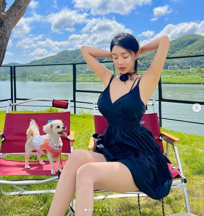 Ngoài golf, người đẹp 9x cũng có sở thích với một bộ môn đắt đỏ khác, đó là Pilates. Tại Hàn Quốc, chi phí cho mỗi gói tập Pilates có thể lên tới hàng trăm triệu đồng mỗi năm, bù lại kết quả “gọt” dáng cực kỳ đáng nể.