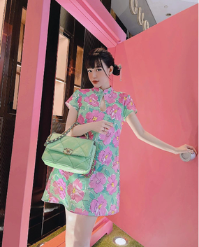 Vân Tiny - con dâu ông trùm điện tử Sài Gòn nổi tiếng với nước da trắng và nhan sắc baby đầy thương hiệu.