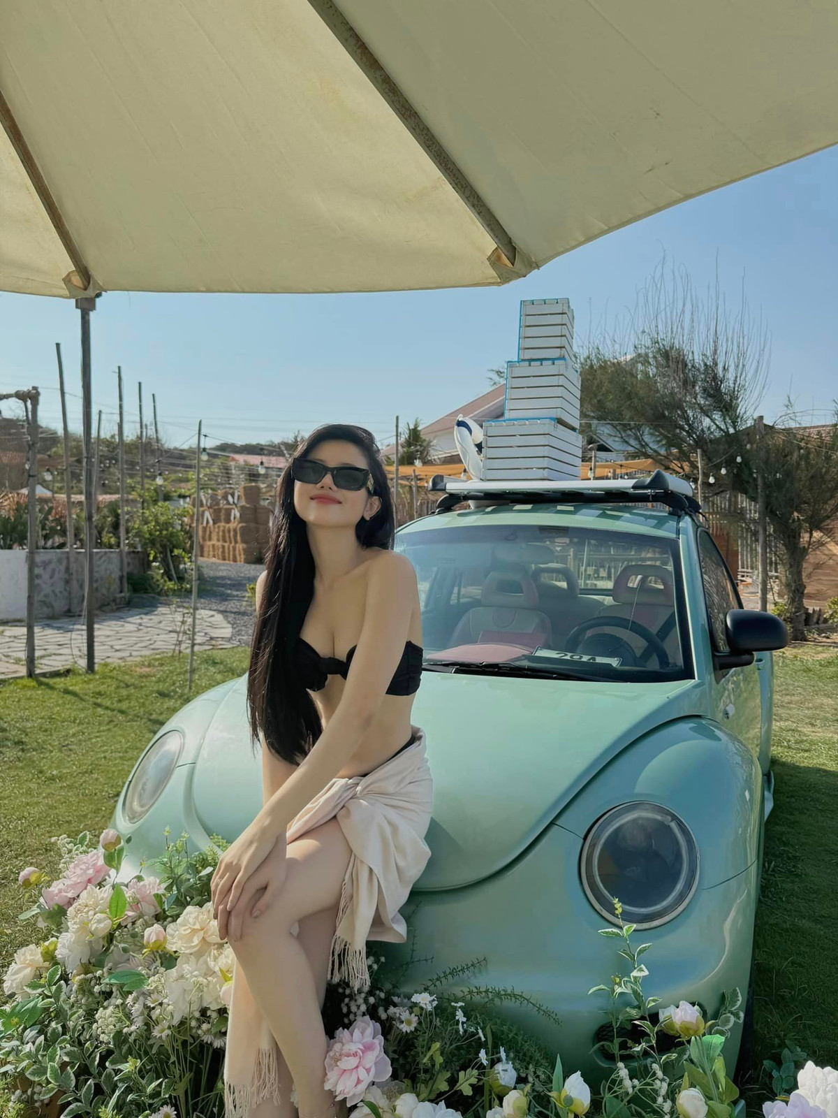 Theo tìm hiểu, Ý Nhi (tên đầy đủ Nguyễn Thị Ý Nhi) là gương mặt nổi tiếng trên MXH với hơn 55 nghìn lượt follower trên nền tảng Instagram, một con số đáng nển trong giới hot girl hiện nay.