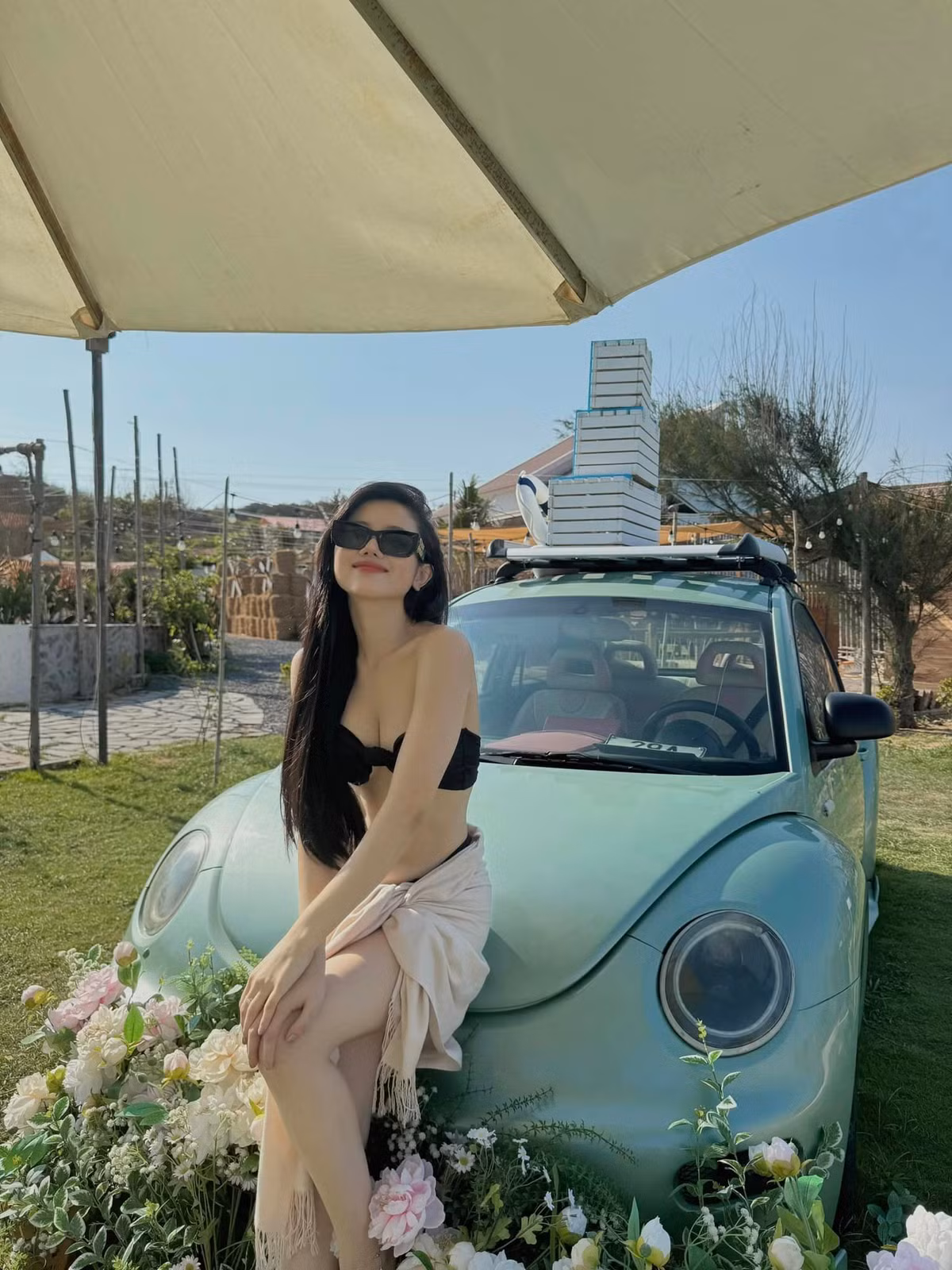 Theo tìm hiểu, Ý Nhi (tên đầy đủ Nguyễn Thị Ý Nhi) là gương mặt nổi tiếng trên MXH với hơn 55 nghìn lượt follower trên nền tảng Instagram, một con số đáng nển trong giới hot girl hiện nay.