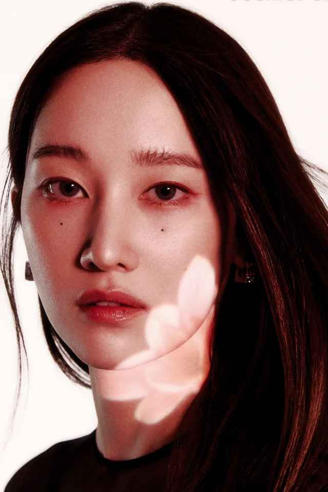 Jeon Jong Seo từng giành giải nữ viên chính xuất sắc tại Giải thưởng Baeksang lần thứ 57, ở hạng mục điện ảnh.