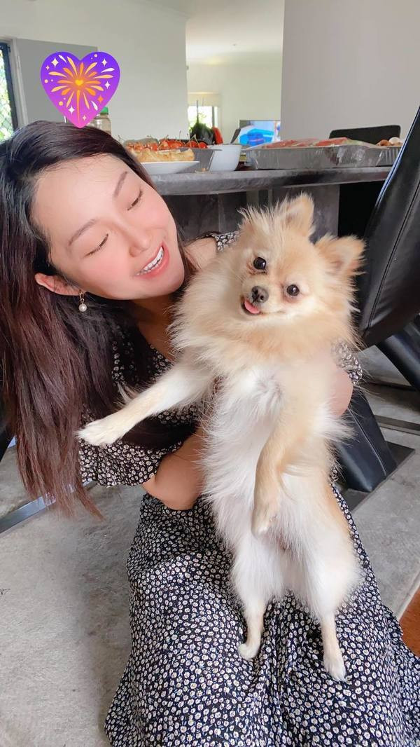 Dù đang trên đà phát triển sự nghiệp, Anh Đào lại quyết định rời bỏ showbiz, sang Singapore tiếp tục con đường học vấn. Sau đó, cô định cư tại đây, bắt đầu cuộc sống bình yên, không thị phi. Dù vậy, nữ diễn viên vẫn được khán giả quan tâm, theo dõi những hoạt động trên mạng xã hội.