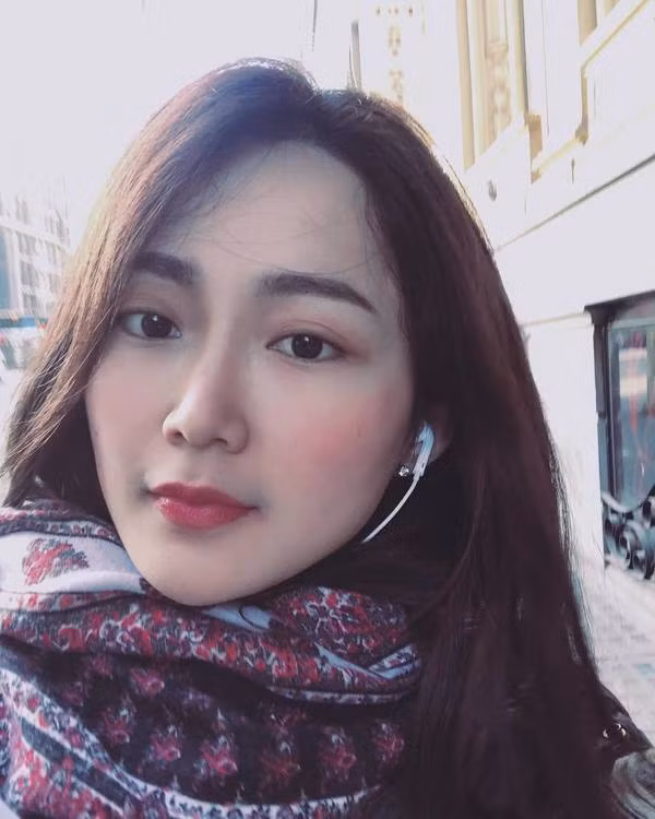 Cận gương mặt không chút khuyết điểm khiến fan khó lòng nhận ra tuổi tác của Anh Đào hiện tại.