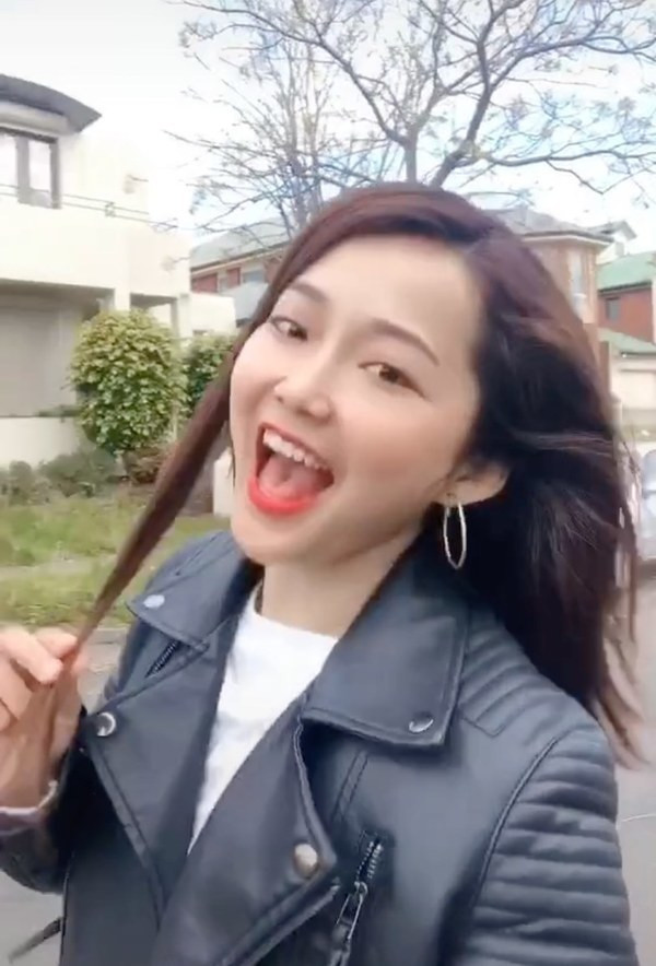 Vào vai nhỏ Hạnh trong Kính vạn hoa, Anh Đào thành công chiếm được tình cảm của khán giả.