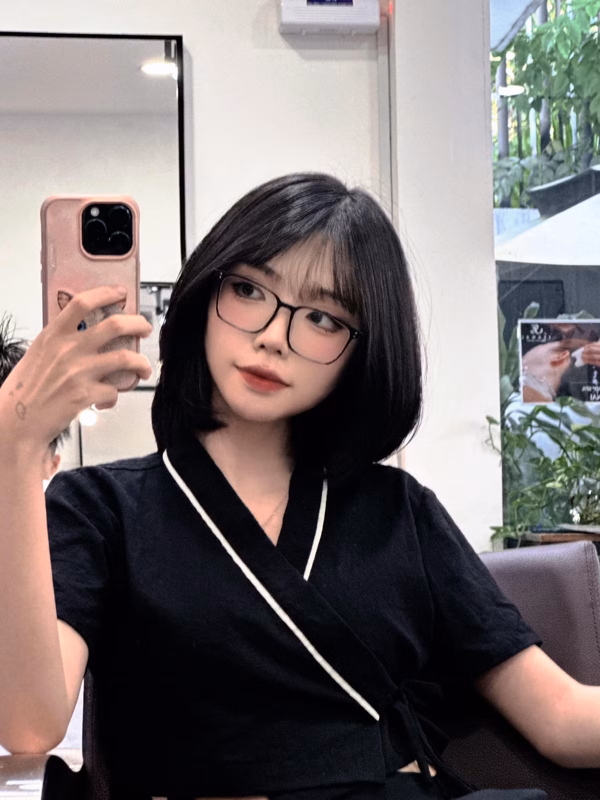 Remind có tên thật là Du Phong Linh, là một nữ game thủ, streamer nổi tiếng trong cộng đồng Game Liên minh huyền thoại.