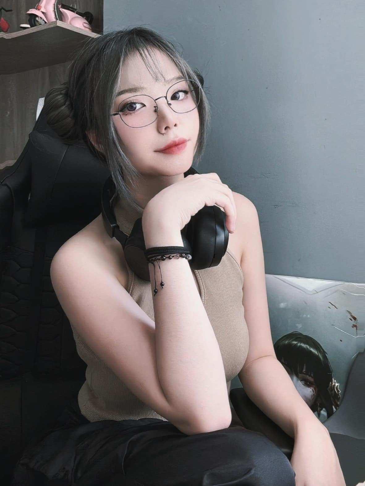 Remind sở hữu một gương mặt xinh đẹp cùng ngoại hình sáng. Không những thế cô còn gây ấn tượng với mọi người bởi khả năng chơi game siêu đỉnh. Cô chính là cựu tuyển thủ đi đường giữa của team nữ EVOS với khả năng chơi game không hề thua kém bất kỳ game thủ nào.