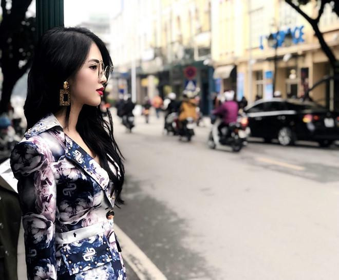 1 năm sau đó, vợ chồng nữ rich kid Hà thành đón con trai đầu lòng và chính thức lên chức phụ huynh.