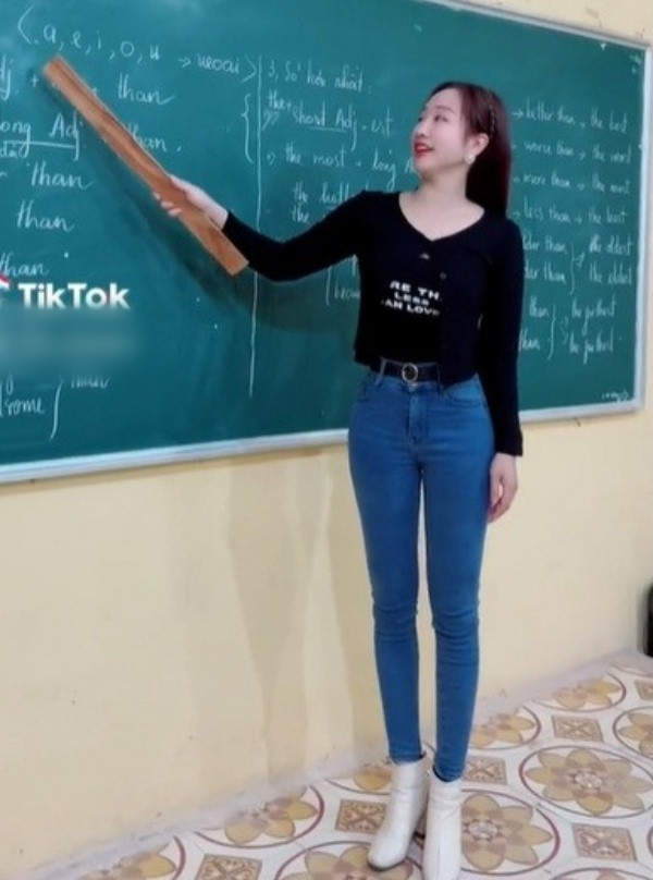 Ban đầu, cô giáo Hà Thị Duyên đăng những clip vui vẻ trên mạng nhưng bất ngờ nổi tiếng, điều đó khiến cô rất vui vì được nhiều người yêu mến như vậy.