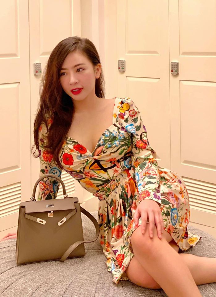 Theo dõi trang cá nhân của hot girl Lan Phương, dân tình không thể không thừa nhận một điều rằng ai rồi cũng khác.