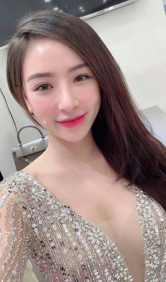 Không ít người cho rằng có thể Lan Phương đang đối diện với các biến chứng phẫu thuật thẩm mỹ nhỏ.