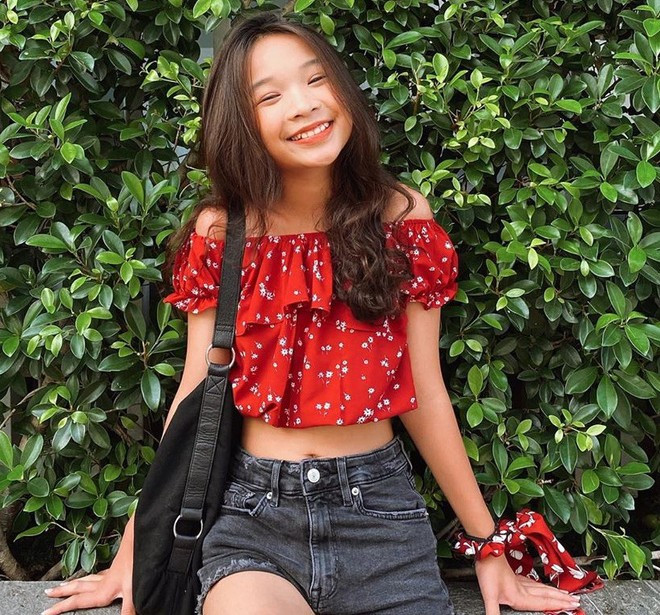 Có ngoại hình và hoạt bát, nói chuyện trước máy quay cực kì tự nhiên, Thiên Thư Amy đem lại cảm giác thân thiện và gần gũi.