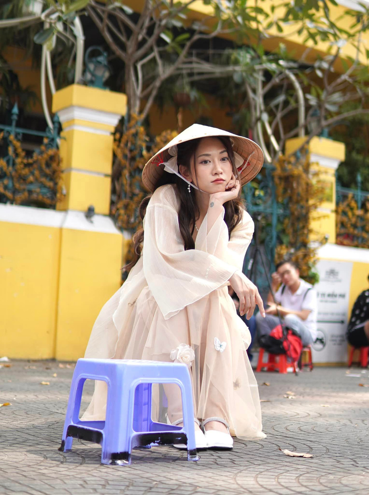 Hot girl TikTok này cũng gây ấn tượng với hành trình giảm cân ngoạn mục từ một cô nàng mập mạp, kém xinh đến "nữ thần phòng gym".