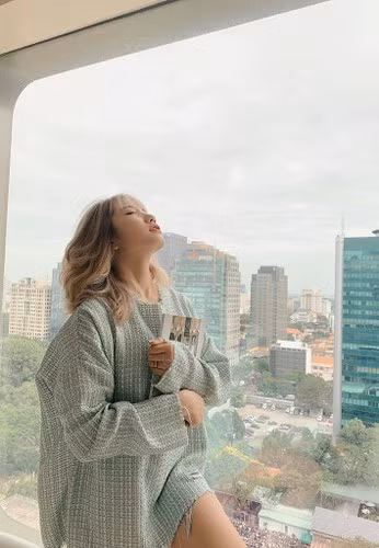 Chính vì thế mà hot TikToker này thường chọn cho mình những trang phục quyến rũ để có thể khoe trọn dáng vóc đáng mơ ước.