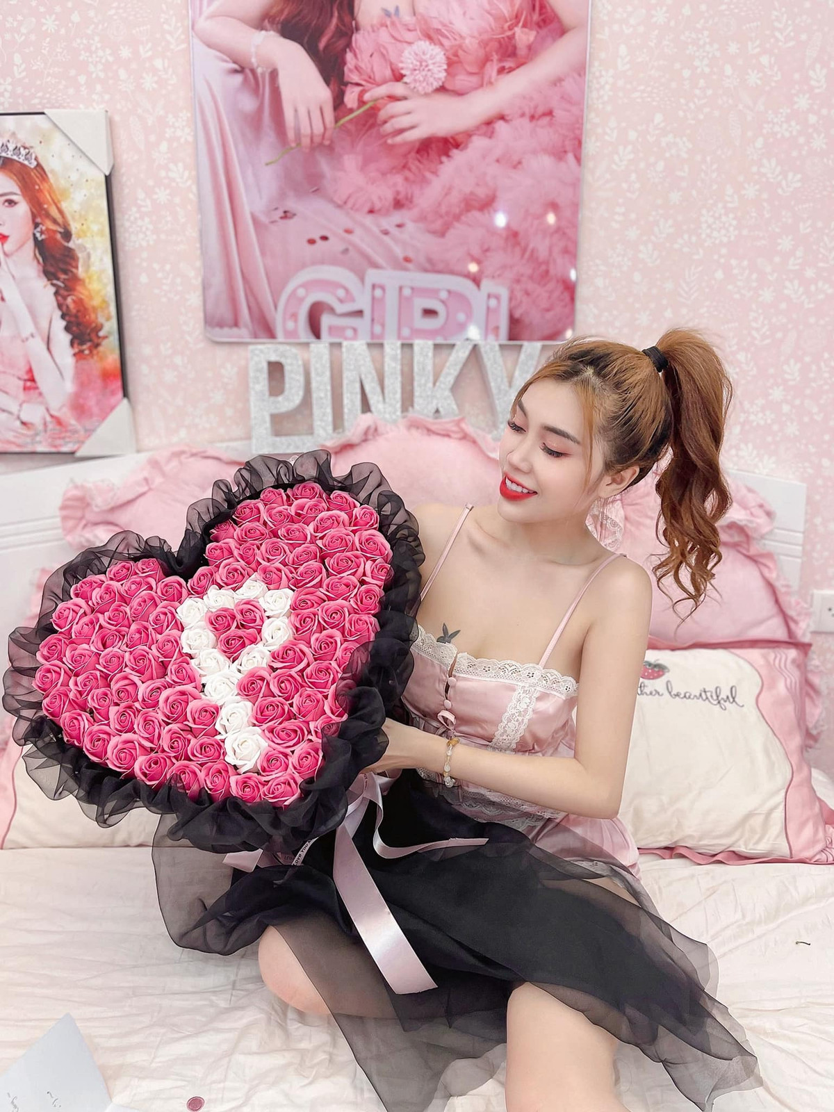 Nickname Pinky Bảo Trân xuất phát từ sở thích yêu màu hồng của nữ diễn viên trẻ.