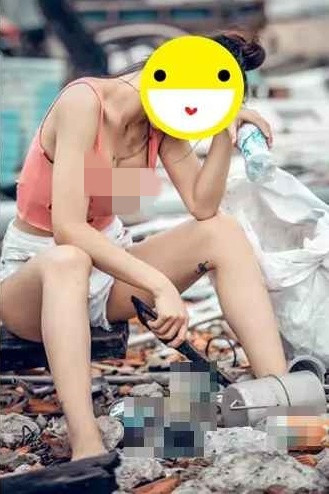 Khi bị chỉ trích, cô gái cho biết không hề quan tâm dân mạng nói gì. T.U cũng khẳng định, cô thực hiện bộ ảnh bên bãi rác chỉ vì muốn có loạt hình để đời chứ không hề có ý gây sốc để PR bản thân.