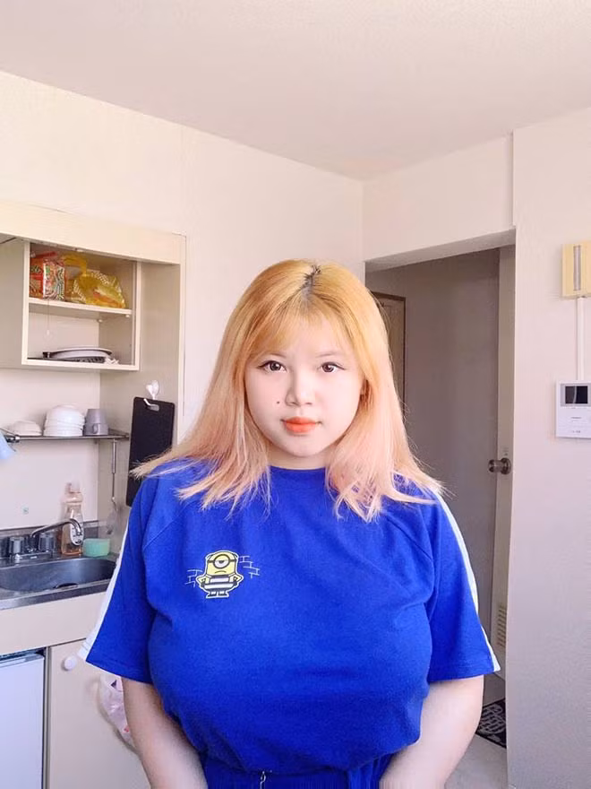 Trước khi đến với người yêu hiện tại, nữ sinh Hải Dương từng hẹn hò với một anh chàng người Việt. Khi công khai chuyện tình cảm, nhiều người cho rằng cặp đôi đánh bóng tên tuổi để giúp nhau nổi tiếng bởi họ quá chênh lệch về ngoại hình.