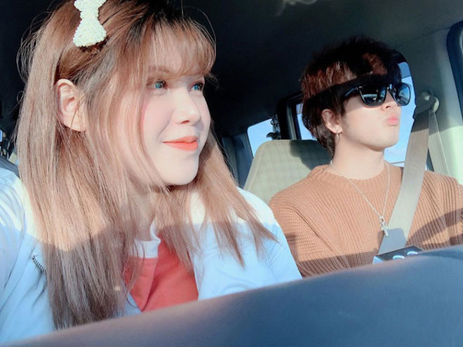 Sau thời gian dài "im hơi lặng tiếng", mới đây, Thu Trang lại gây chú ý khi khoe bạn trai mới người Nhật Bản. Anh chàng có ngoại hình ưa nhìn, nụ cười tỏa nắng.