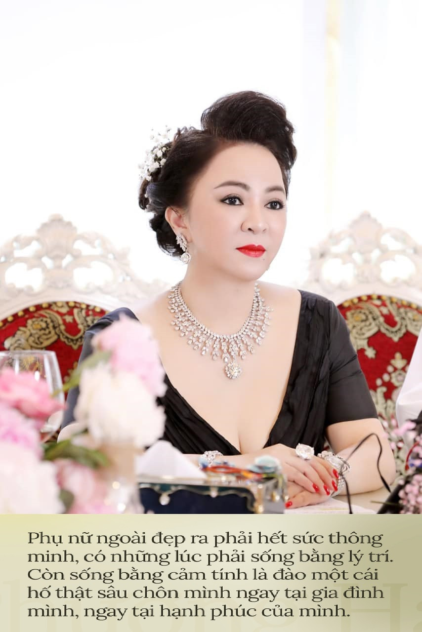 Chưa kể, theo quan điểm của bà Phương Hằng, phụ nữ cũng có thể không đẹp nhưng nhất định phải chỉn chu, thơm tho, sạch sẽ.