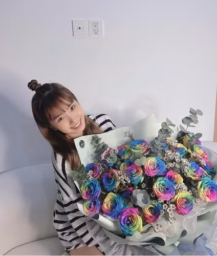 Tuy nhiên, sau ít phút đăng tải đoạn story của Huyền 2k4 đã được xoá nhưng netizen đã nhanh tay chụp lại được và chia sẻ rộng rãi trên khắp các diễn đàn.