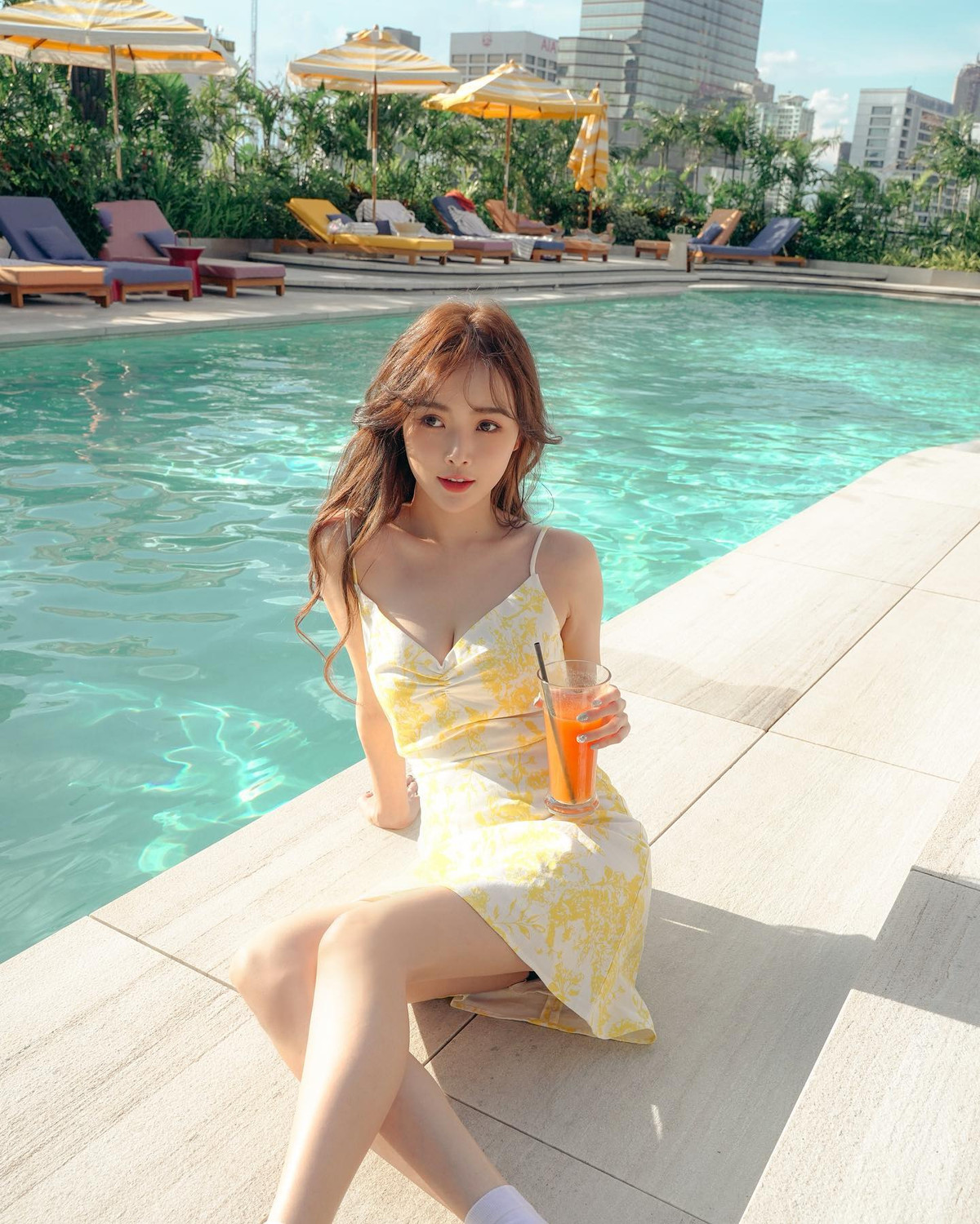 Để lấy lại vóc dáng sau sinh, Diệc Phi thực hiện chế độ ăn kiêng khoa học và tập yoga hàng ngày.