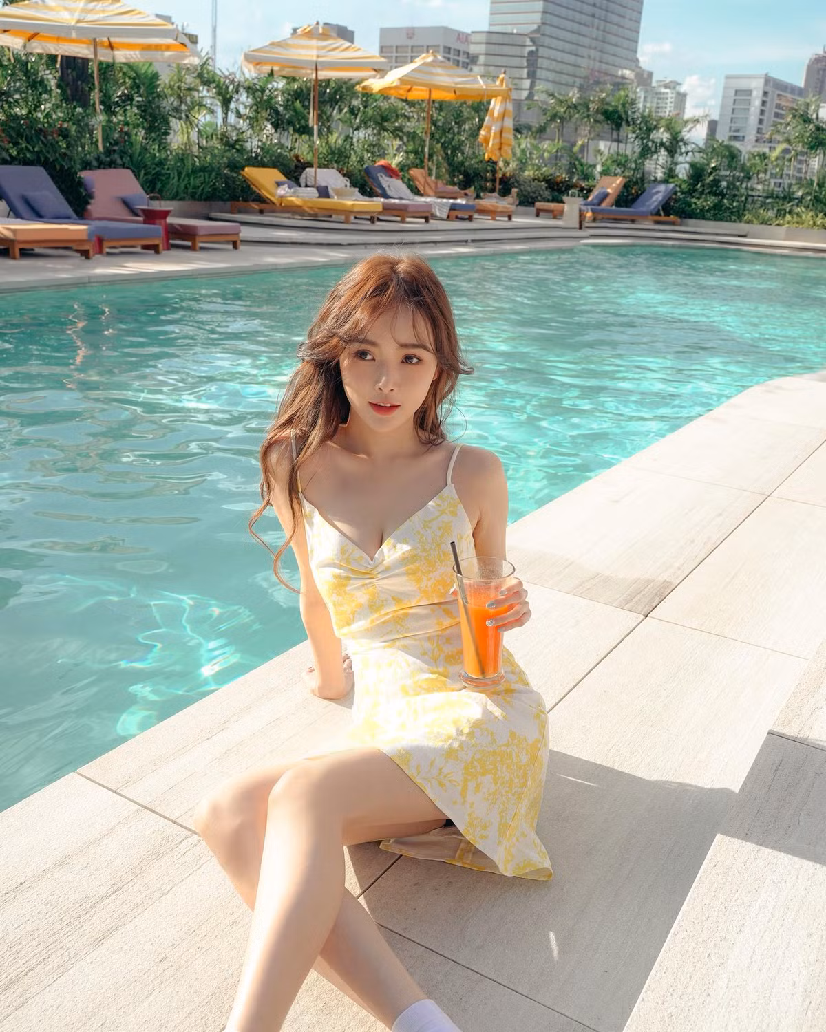 Để lấy lại vóc dáng sau sinh, Diệc Phi thực hiện chế độ ăn kiêng khoa học và tập yoga hàng ngày.