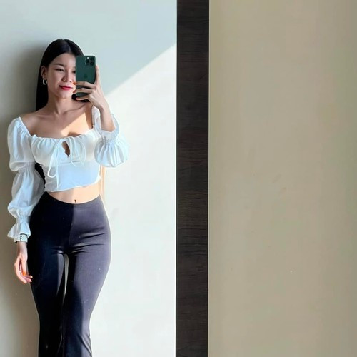 Việc Yến Xuân xuất hiện thân thiết với các thành viên trong gia đình bạn trai khiến nhiều người tin rằng cặp đôi đang dần công khai mối quan hệ tình cảm.