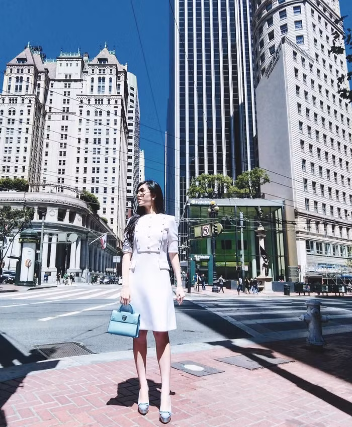 Ngoài ra, để được chơi chung với người cùng "đẳng cấp", bạn phải đóng phí hội viên mỗi tháng 5 triệu VNĐ.