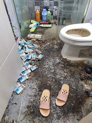 Loạt ảnh về căn phòng trọ ''bẩn cực phẩm'' này được một người dùng mạng chia sẻ kèm caption: "Như thế này dẫn bạn trai về phòng chơi thì ngồi đâu hả mọi người''.