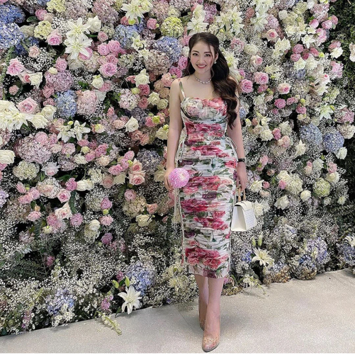 Nhiều người có sự hiểu biết về nhà đất khẳng định ngay đây là thông tin giả, vì họ cho rằng việc mua bán bất động sản, nhất là dinh thự rộng lớn, tráng lệ như này phải qua cân nhắc nhiều từ việc hợp đồng đến các giấy tờ liên quan chứ không thể thản nhiên rao bán vu vơ trên mạng xã hội.