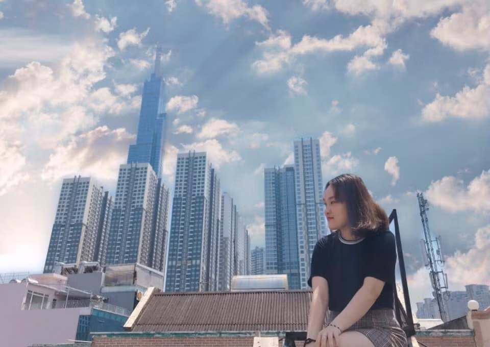 Bên cạnh đó, Ngọc Thảo cũng cho biết thêm: "Quả thực đến đó xem còn sôi động, "hot" hơn trên tivi nhiều, bởi vậy em với các bạn mới "bỏ hết liêm sỉ", reo hò, cổ vũ nhiệt tình đến vậy. Em hoàn toàn không nghĩ đi để lên sóng, để được nhiều người biết đâu. Giờ tự dưng thấy có chút có lỗi với anh quay phim nào đó, vì quay em mà anh ấy bị nghi oan".