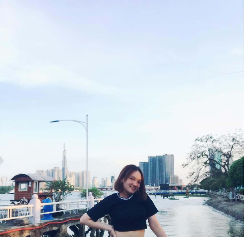 Ngọc Thảo cho biết thêm, cô cùng hai người bạn của mình đã rủ nhau đi xem Rap Việt. Chỉ đến khi chương trình phát sóng, cô mới bất ngờ khi xem lại và thấy hình ảnh mình xuất hiện liên tục.