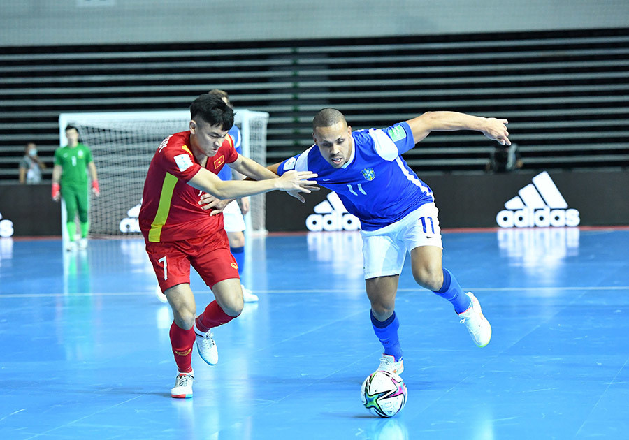 Thua Brazil là một kết quả được dự báo từ trước với tuyển futsal Việt Nam, nhưng đội bóng áo đỏ cũng đã có một bàn thắng vào lưới đội bóng số 2 thế giới.
