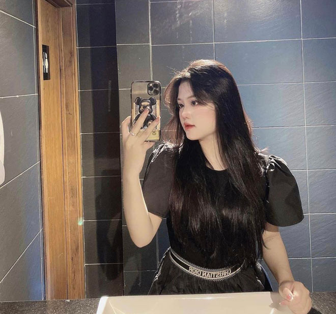 Việc tăng cân chóng mặt cũng khiến sức khoẻ của Vũ Nhy giảm sút. Cô nàng thường xuyên thấy mệt mỏi, khó thở, khó vận động.