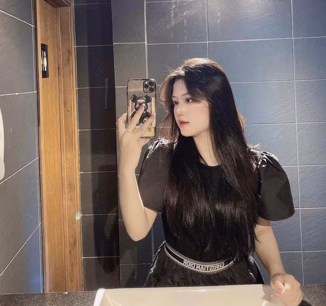 Việc tăng cân chóng mặt cũng khiến sức khoẻ của Vũ Nhy giảm sút. Cô nàng thường xuyên thấy mệt mỏi, khó thở, khó vận động.