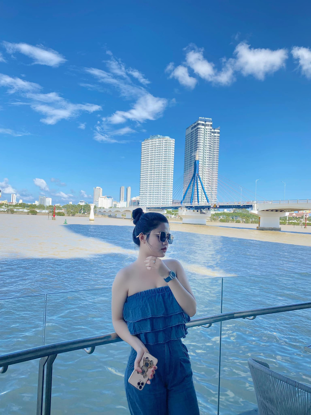 Vũ Nhy còn phải thay toàn bộ tủ quần áo vì không mặc vừa đồ cũ. Gặp quá nhiều khó khăn vì ngoại hình béo mập, cô quyết tâm ở nhà đóng cửa giảm cân.