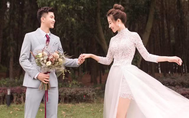 Văn Đức là một trong những cái tên nổi lên nhanh nhất trong dàn U23 Việt Nam sau giải đấu tại Thường Châu. Với màn thể hiện xuất sắc cùng đồng đội, Đức "cọt" được nhiều người hâm mộ gọi là "Văn Quyến" mới ở SLNA.