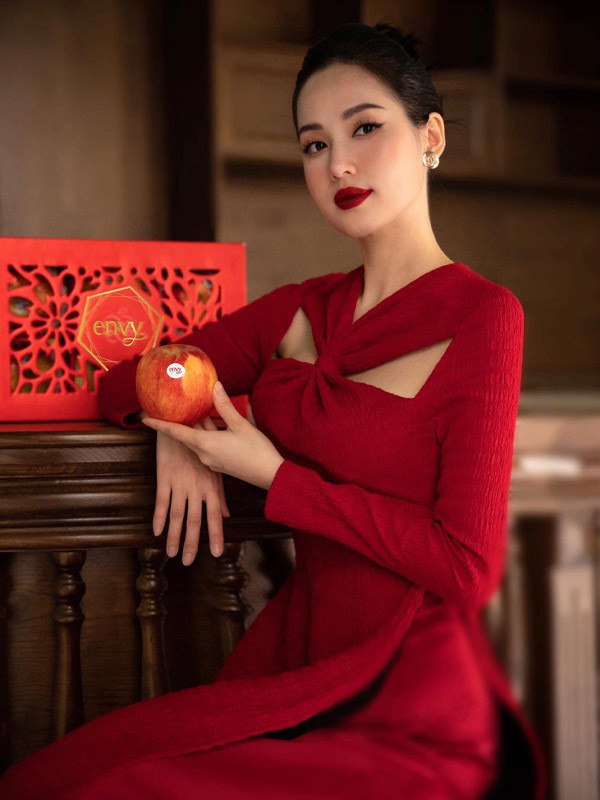 Khi sự nghiệp đang trên đà phát triển, Tâm Tít bất ngờ lên xe hoa với thiếu gia Ngọc Thành.