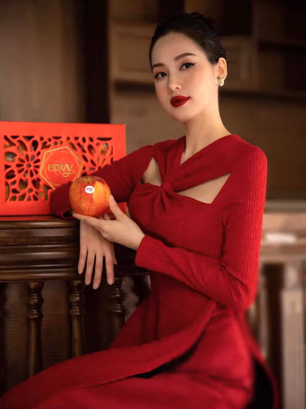 Khi sự nghiệp đang trên đà phát triển, Tâm Tít bất ngờ lên xe hoa với thiếu gia Ngọc Thành.