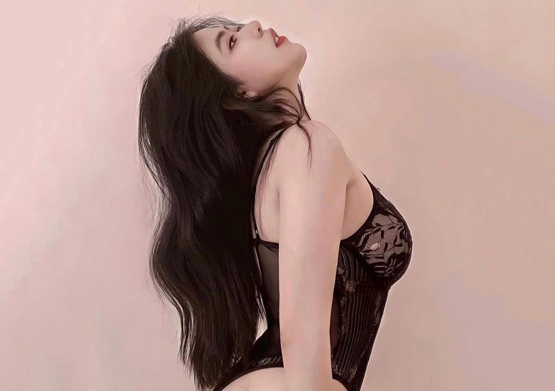 Ngọc Huyền cao 1m6, nặng 61,8kg. Ngọc Huyền từng tiết lộ, có thời điểm cô nặng đến 75kg. Song, cô chưa bao giờ tự ti về vóc dáng của mình.