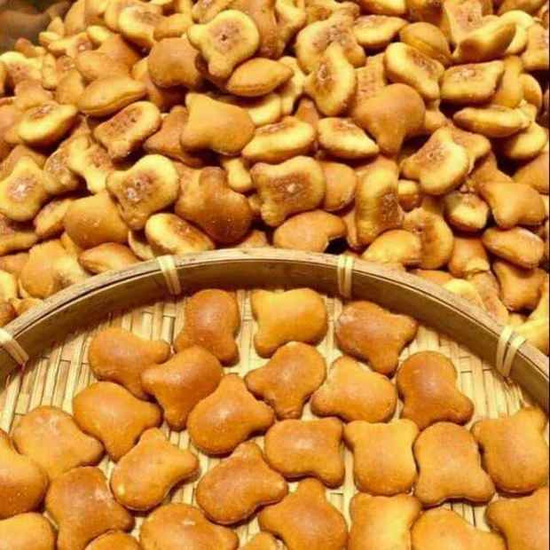 Dù không tới nỗi tệ, lại đúng chuẩn Tết nhưng chắc có lẽ vì năm nào cũng có, ăn xuyên mùa Tết, ngày này qua ngày nọ mà bánh gấu tự nhiên trở thành nỗi ám ảnh của biết bao người...