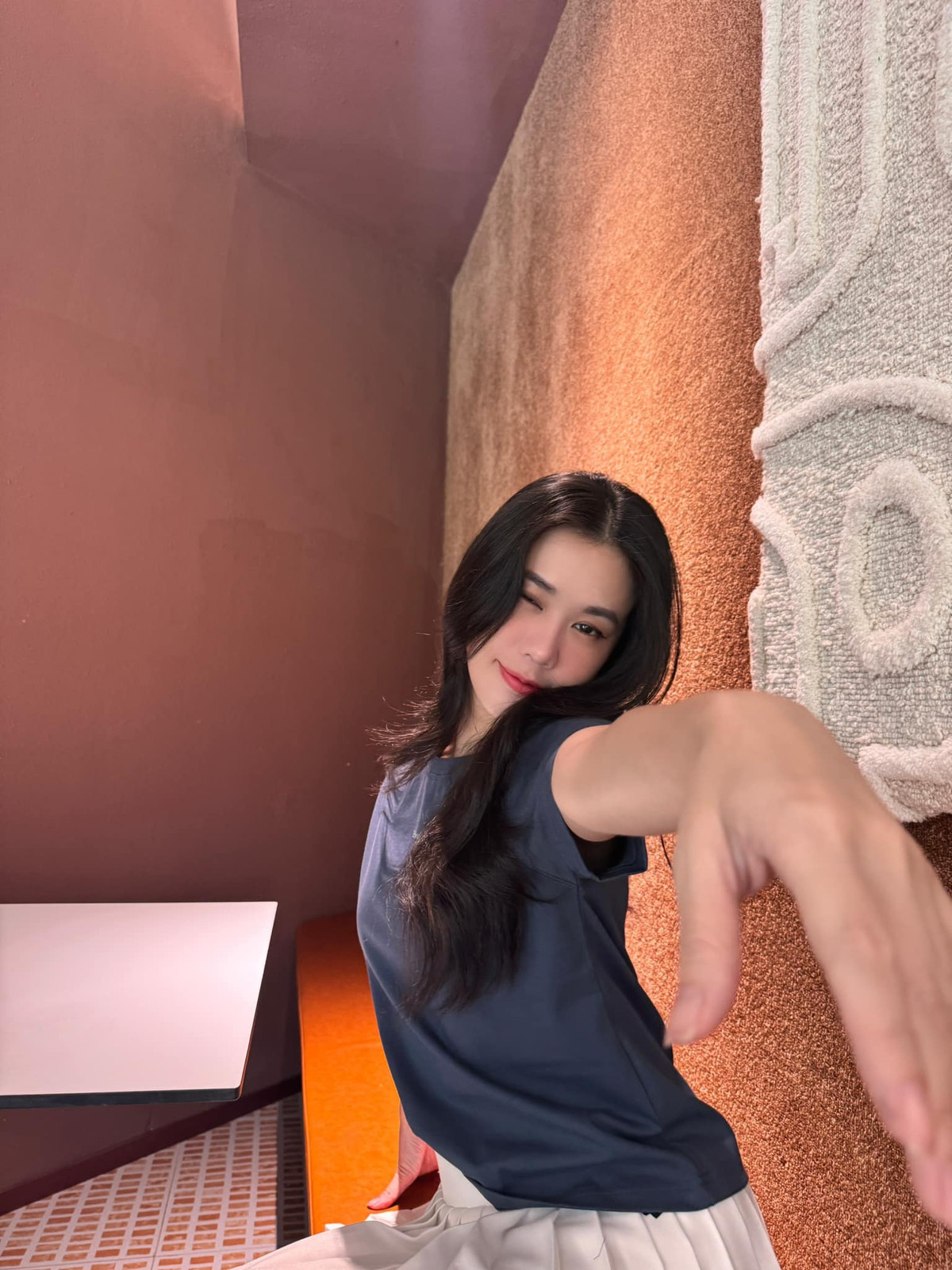 Nàng cựu hot girl dành phần lớn thời gian cho việc rèn luyện, tập các môn thể dục thể thao, cải thiện vóc dáng như yoga, pickleball, pilates,...