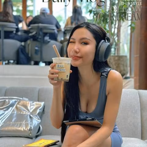 Sau cuộc thi, Ngọc Tuyết thường xuyên chia sẻ hình ảnh cuộc sống trên trang cá nhân.