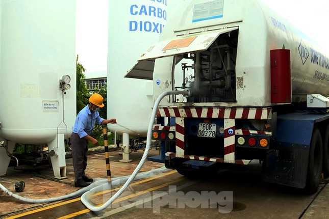 Trước tình hình dịch bệnh COVID-19 vẫn phức tạp, số ca nhiễm còn tăng cao, Bộ Y tế đã thành lập nhiều đoàn công tác đến các doanh nghiệp sản xuất, cung ứng oxy y tế để khảo sát, đánh giá về khả năng cung ứng oxy y tế cho nhu cầu chống dịch hiện nay.