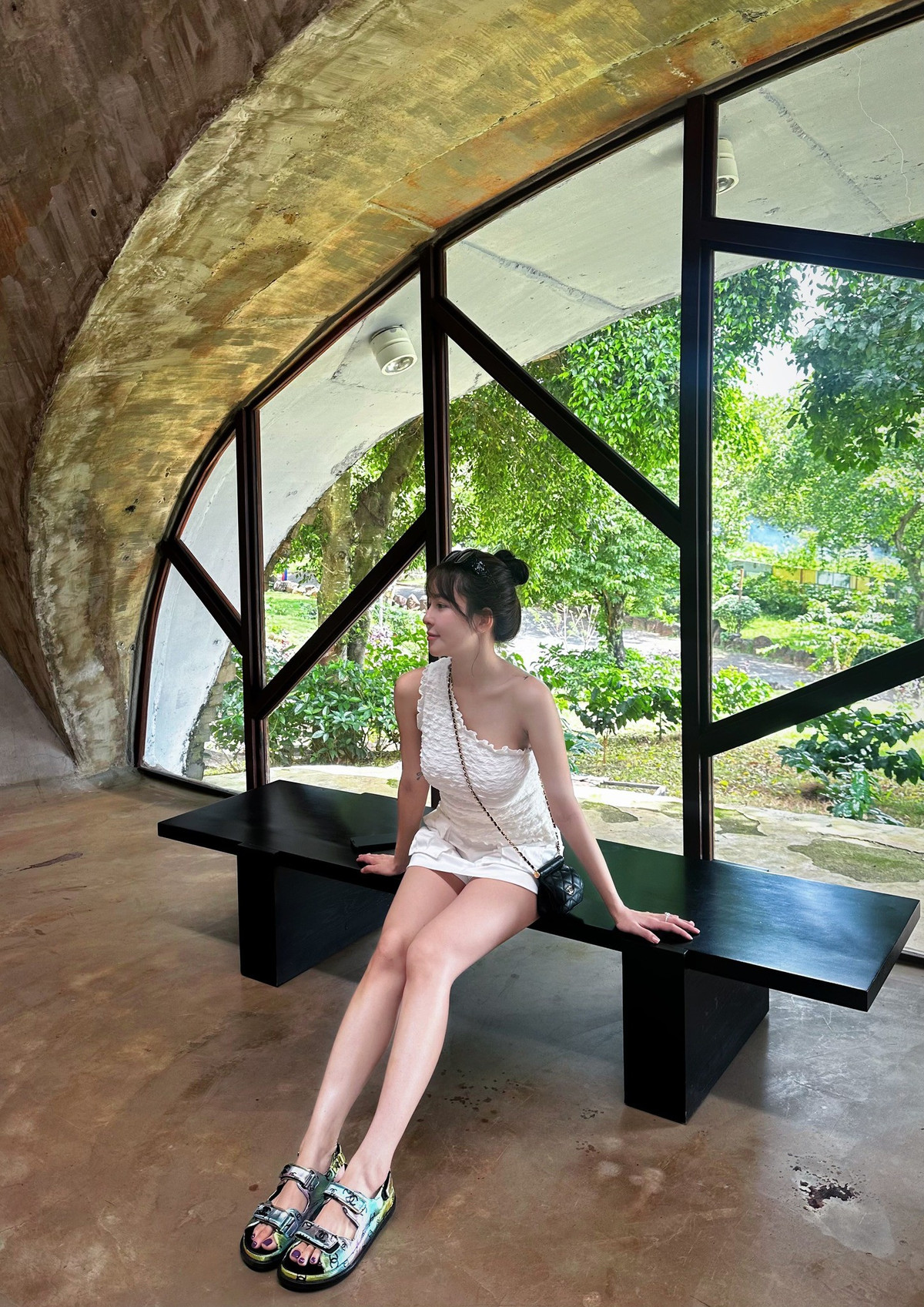 Ở tuổi 27, Trâm Anh ngày càng trẻ trung, vóc dáng cũng thon gọn, nuột nà nhờ chăm chỉ tập luyện, kết hợp cùng chế độ ăn uống khoa học.