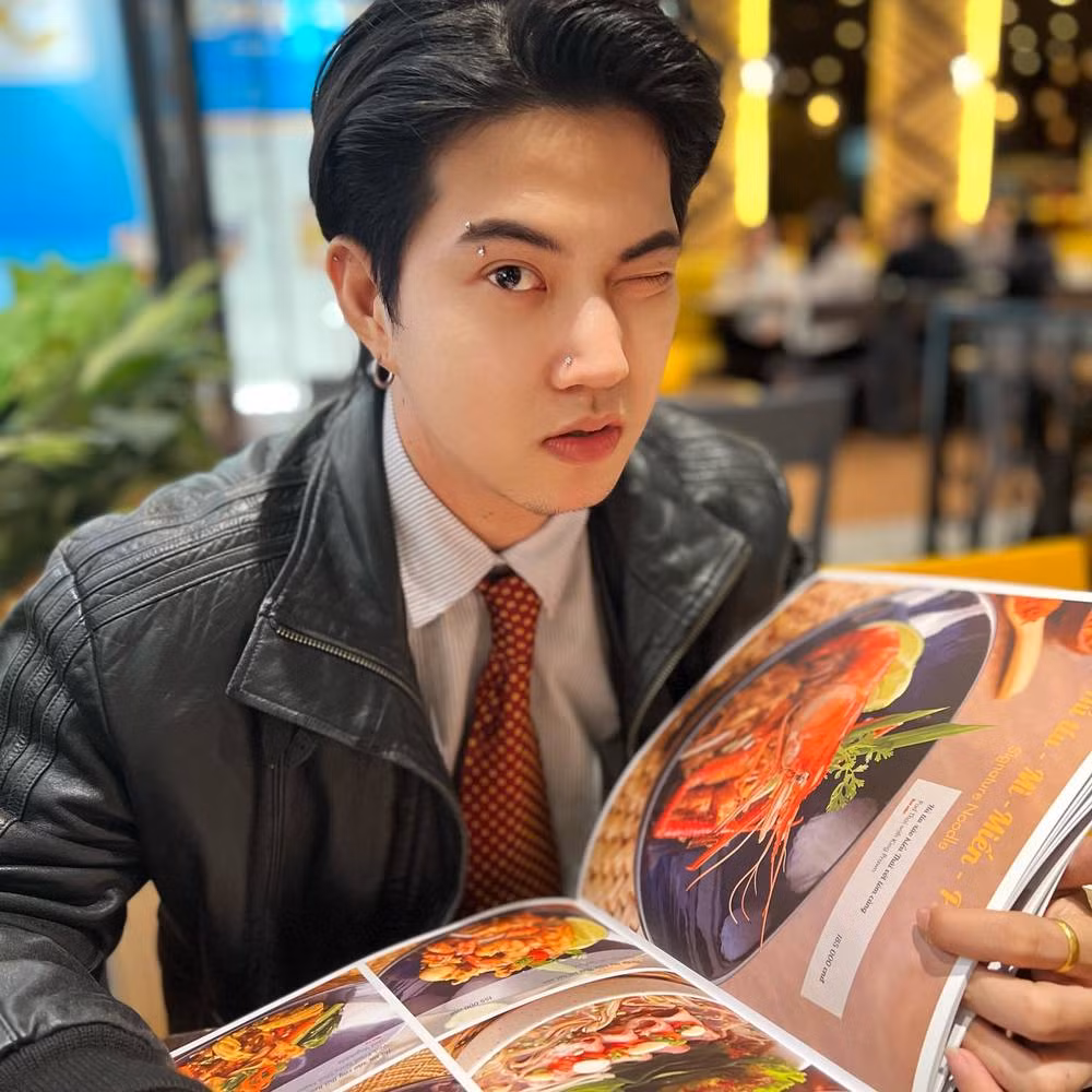 Cuoc song day thi phi cua TikToker gay am anh cho nhieu chu quan