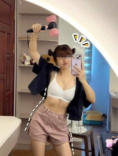 Bên cạnh đó, D cũng không ngần ngại thời gian này bản thân rơi vào trạng thái cực bất ổn, cảm thấy nuối tiếc vì bỏ lỡ người tuyệt vời như chồng cũ.