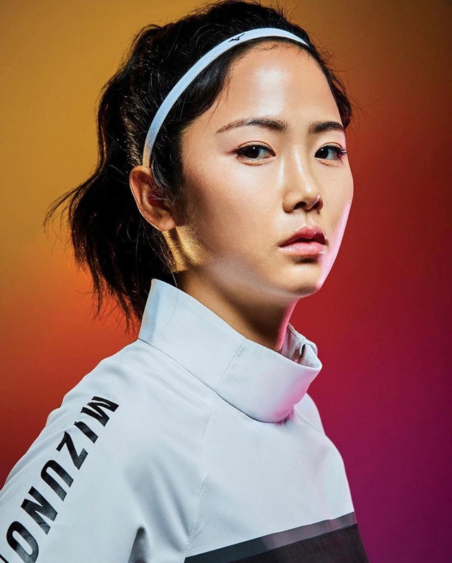 Min Ah bắt đầu nổi tiếng khi tham gia giải đấu Cúp bóng đá nữ Đông Á bởi tài năng trên sân cỏ và gương mặt xinh đẹp.